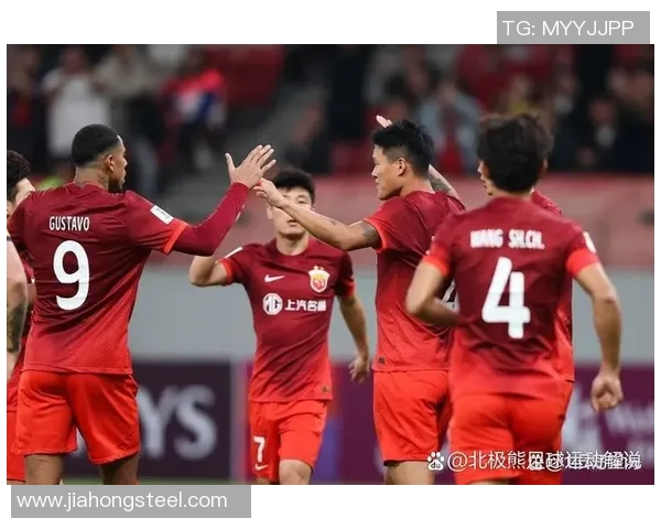 足球传奇告别绿茵场泪水与荣耀交织回忆涌上心头